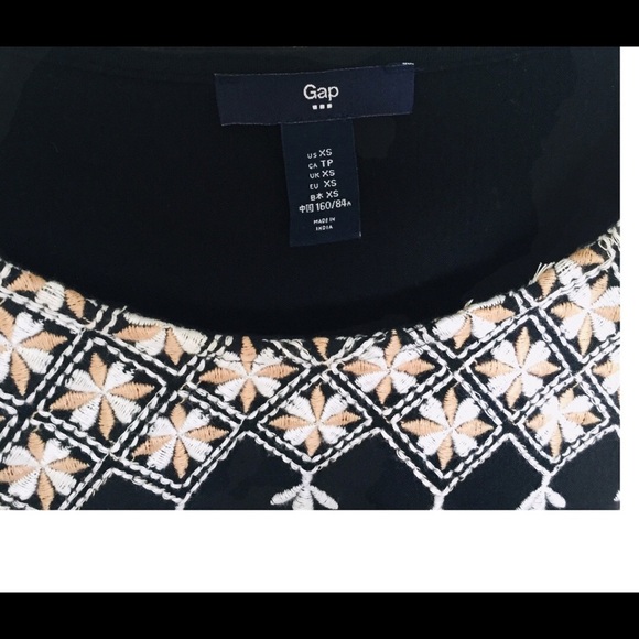 GAP Boho Embroidery Peasant Blouse With Long Sleeves Black/Ivory Size XS - Picture 14 of 15